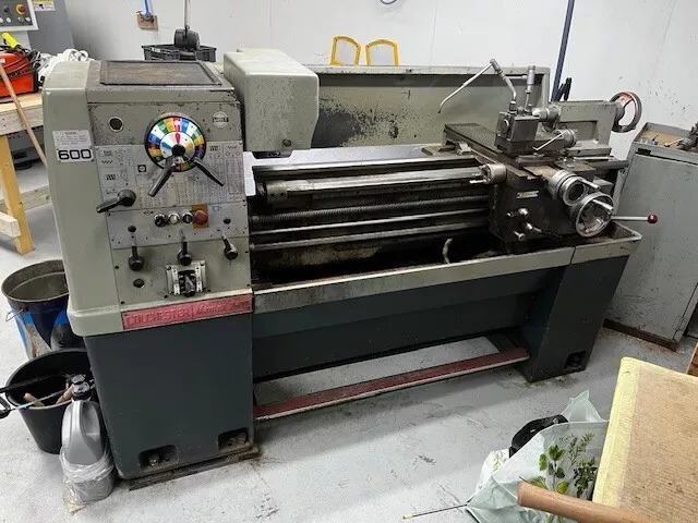COLCHESTER MASTER 2500 LATHE