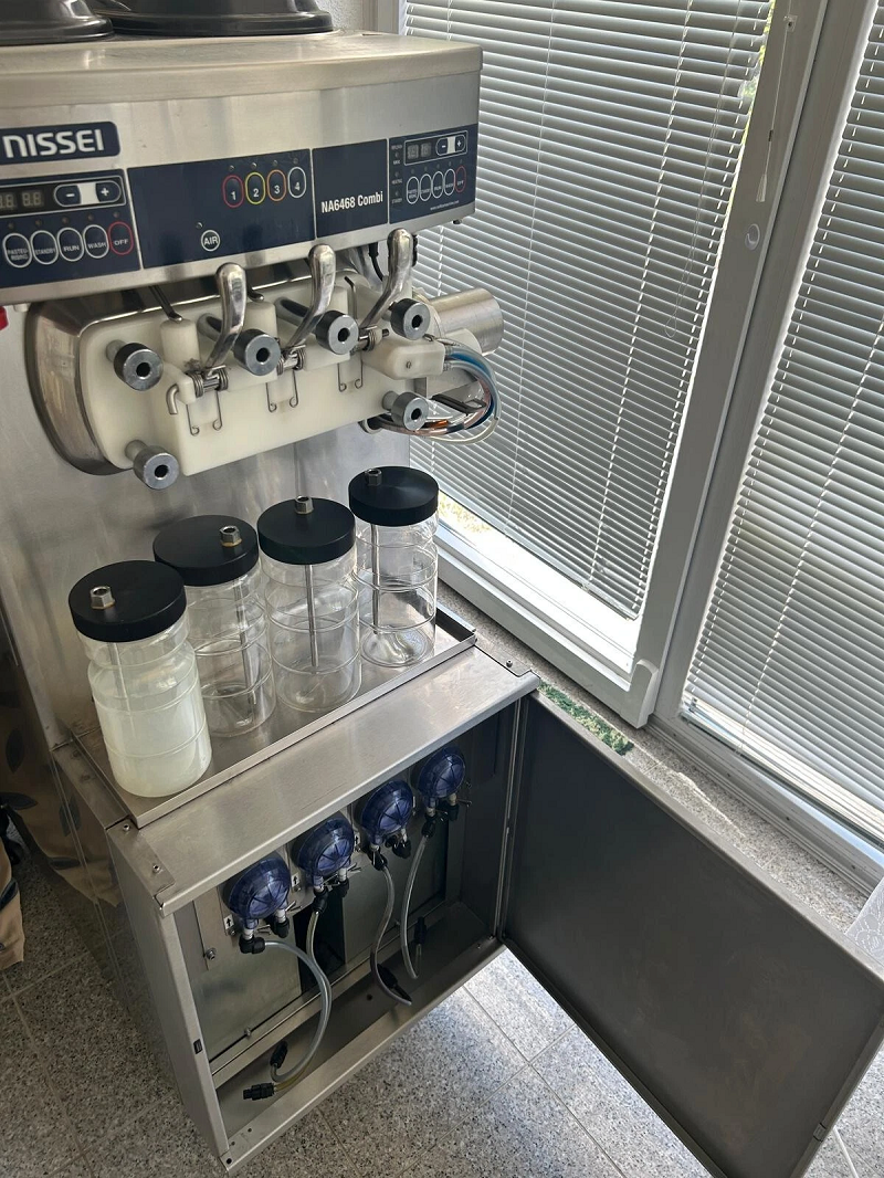 NISSEI FREEZER Soft serve ice cream machine